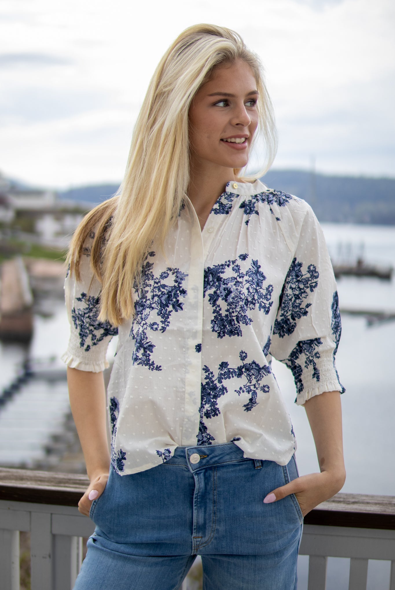 Almeras Shirt - Blue Shadow Flower Print - Bluser - Helt Dilla AS
