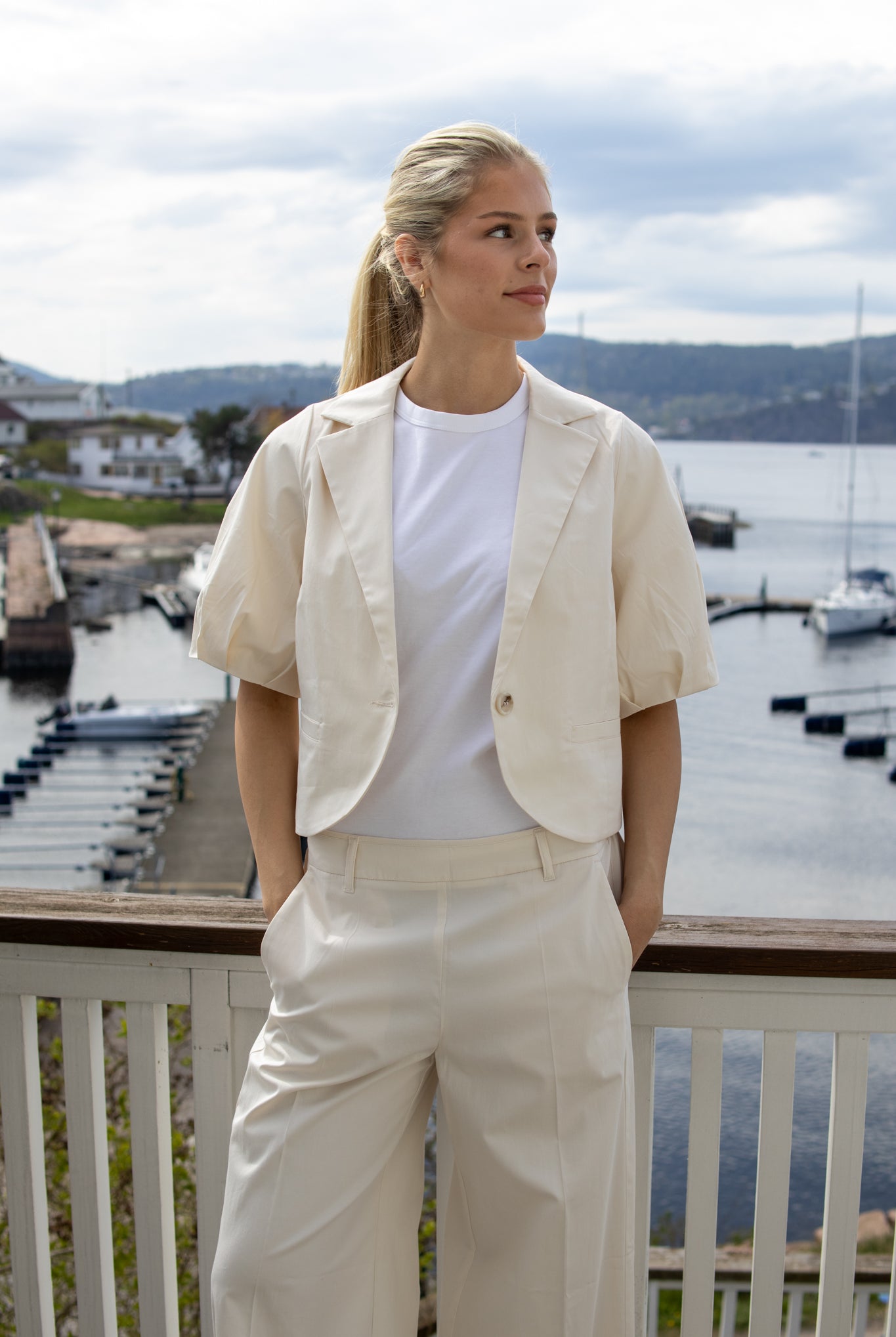 Short-Sleeved Blazer - Off White - Blazer - Helt Dilla AS