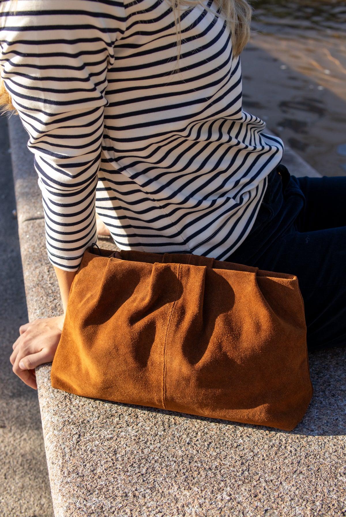 Suede Clutch Bag - Cognac Brown - Tilbehør - Helt Dilla AS