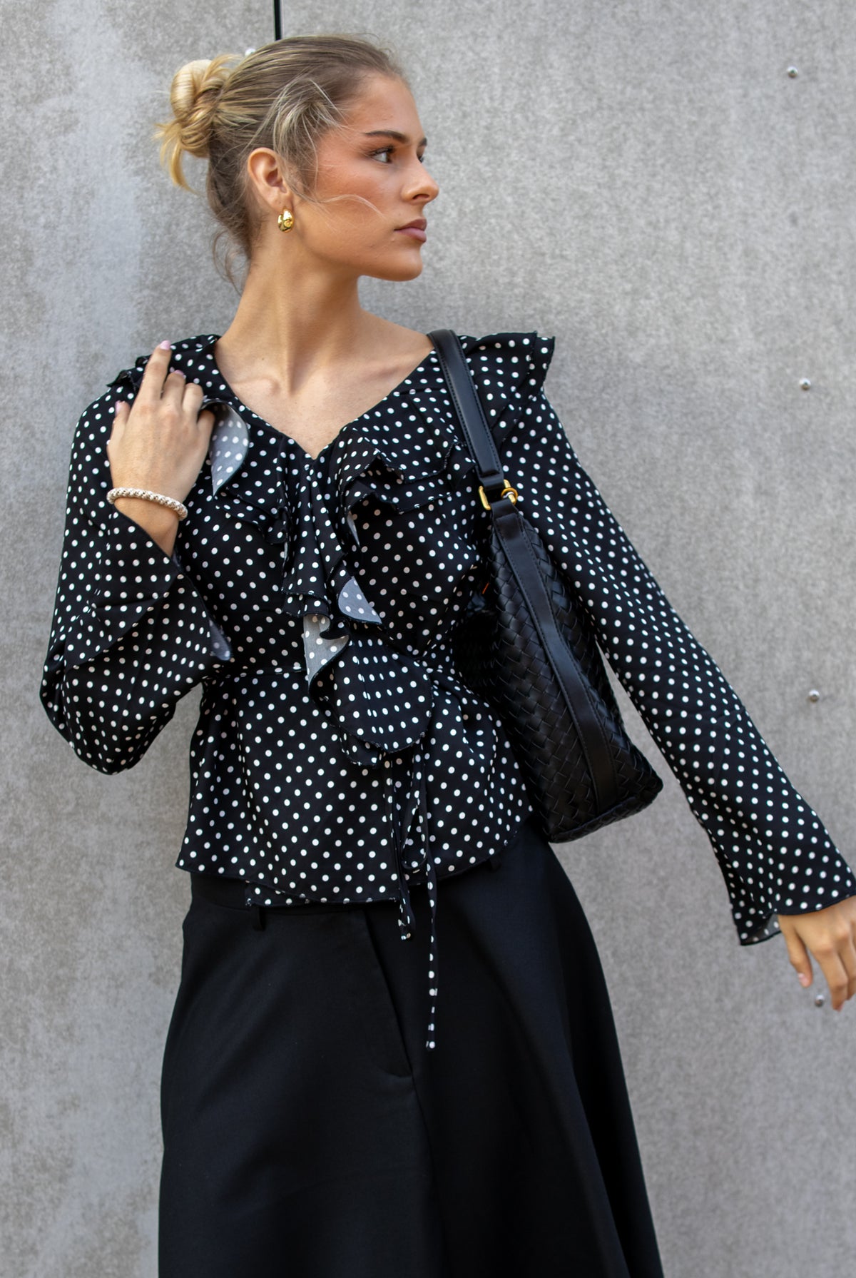Honey dots bluse - sort/hvit prikker - Bluser - Helt Dilla AS
