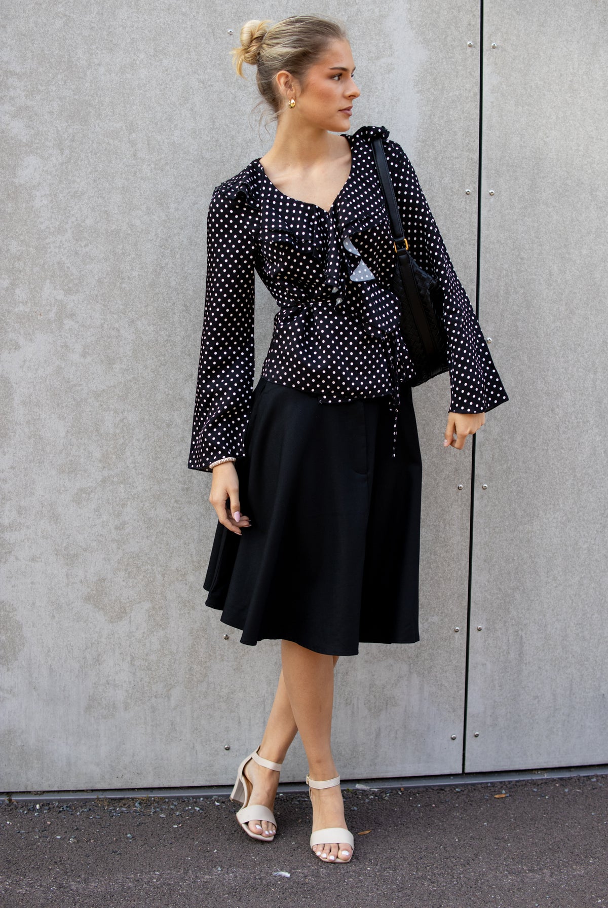 Honey dots bluse - sort/hvit prikker - Bluser - Helt Dilla AS