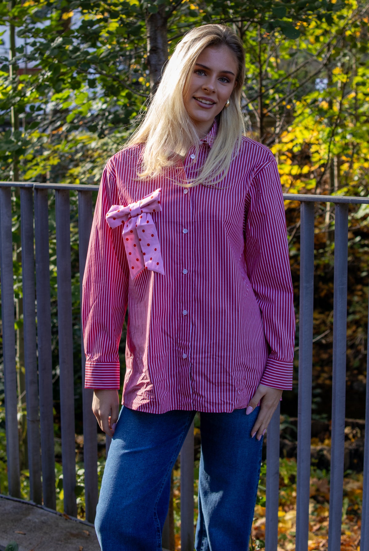 NuPaloma Bow Shirt - Goji Berry - Skjorter - Helt Dilla AS