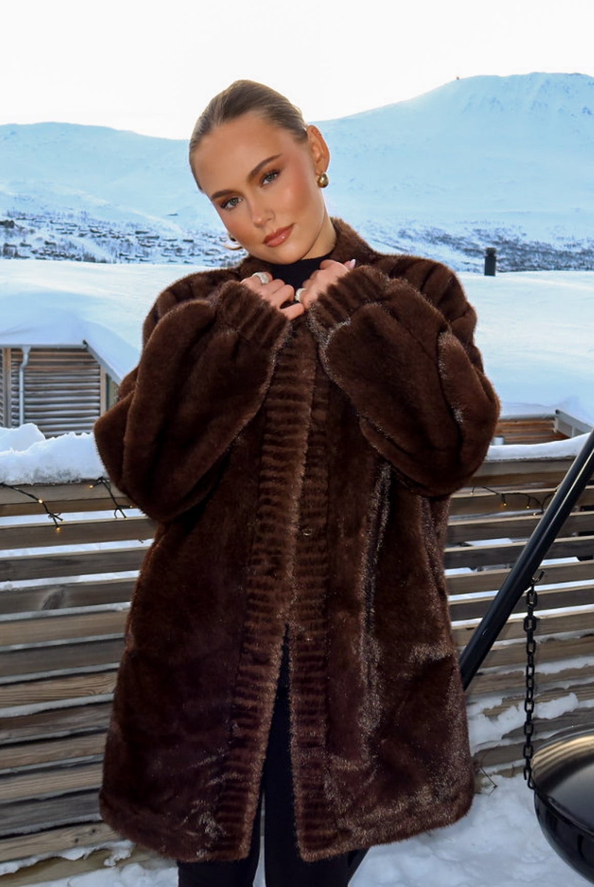 Mythen fuskepelskåpe - Minkbrun - Yttertøy - Helt Dilla AS