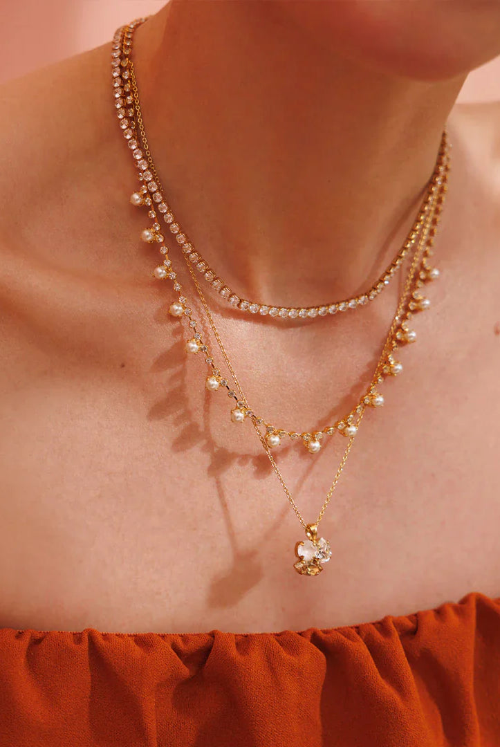 Lily Necklace Gold Pearl - Tilbehør - Helt Dilla AS