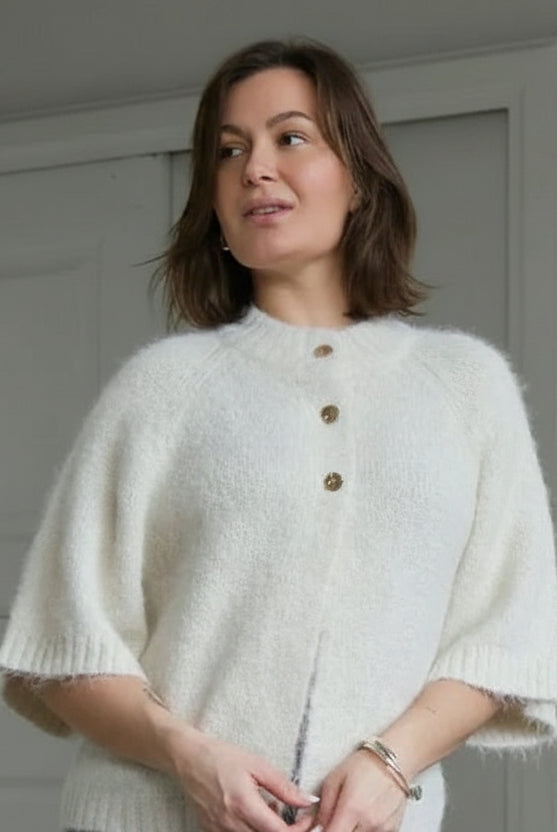 Benuta Fluffy Knit Cardigan - Off-White - Cardigans - Helt Dilla AS