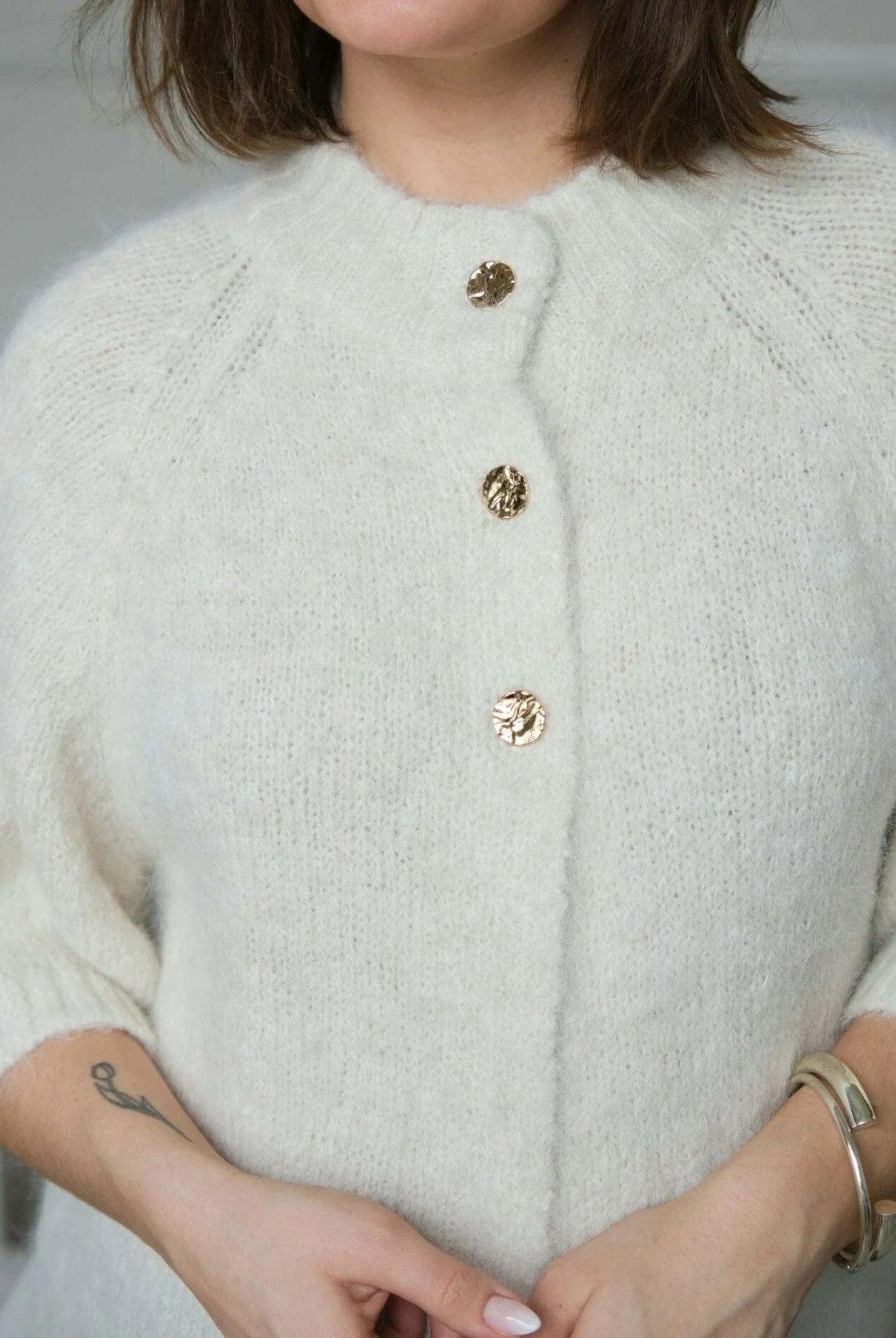 Benuta Fluffy Knit Cardigan - Off-White - Cardigans - Helt Dilla AS