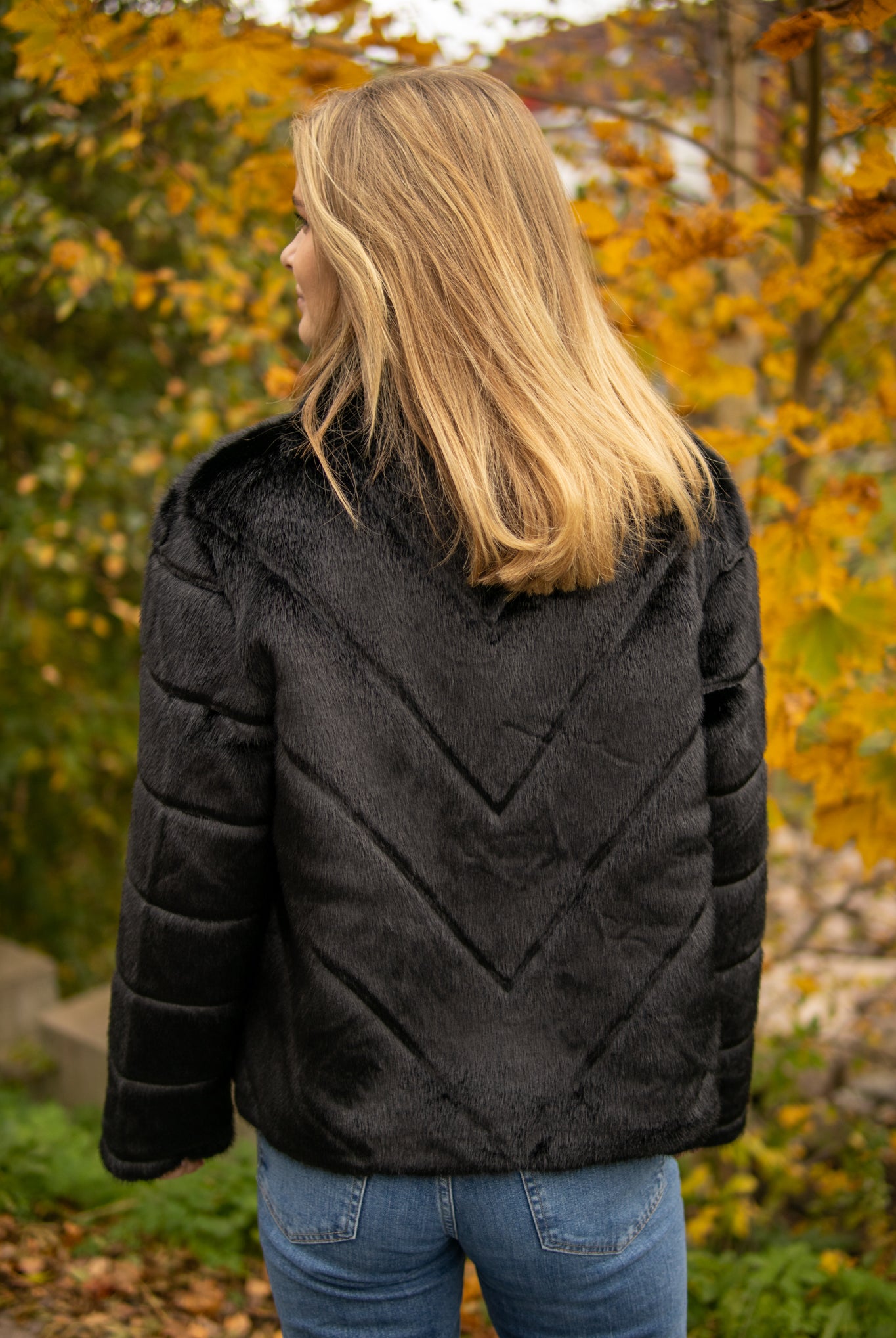 Sonja Fuskepels Jakke - Svart - Yttertøy - Helt Dilla AS