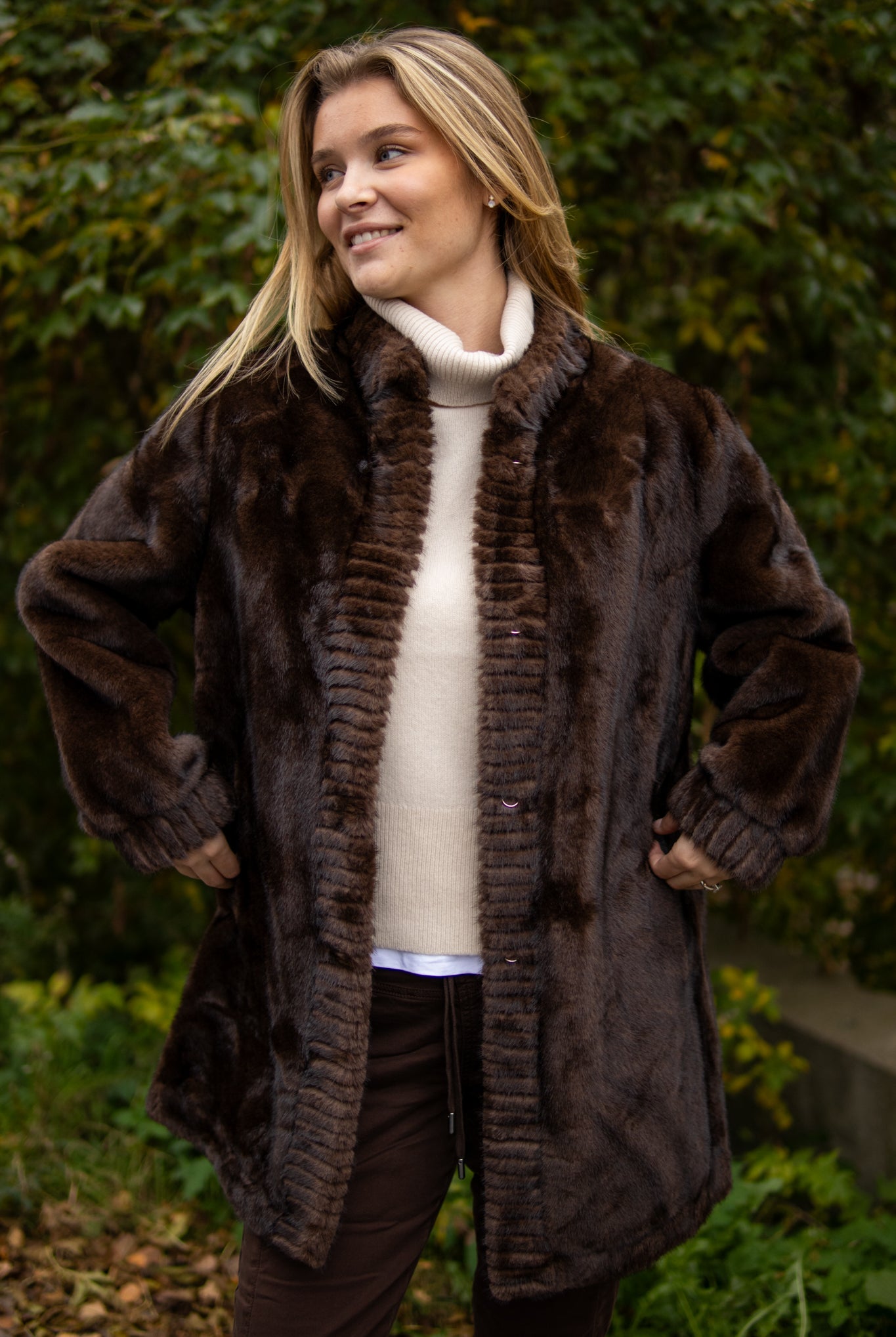 Mythen fuskepelskåpe - Minkbrun - Yttertøy - Helt Dilla AS