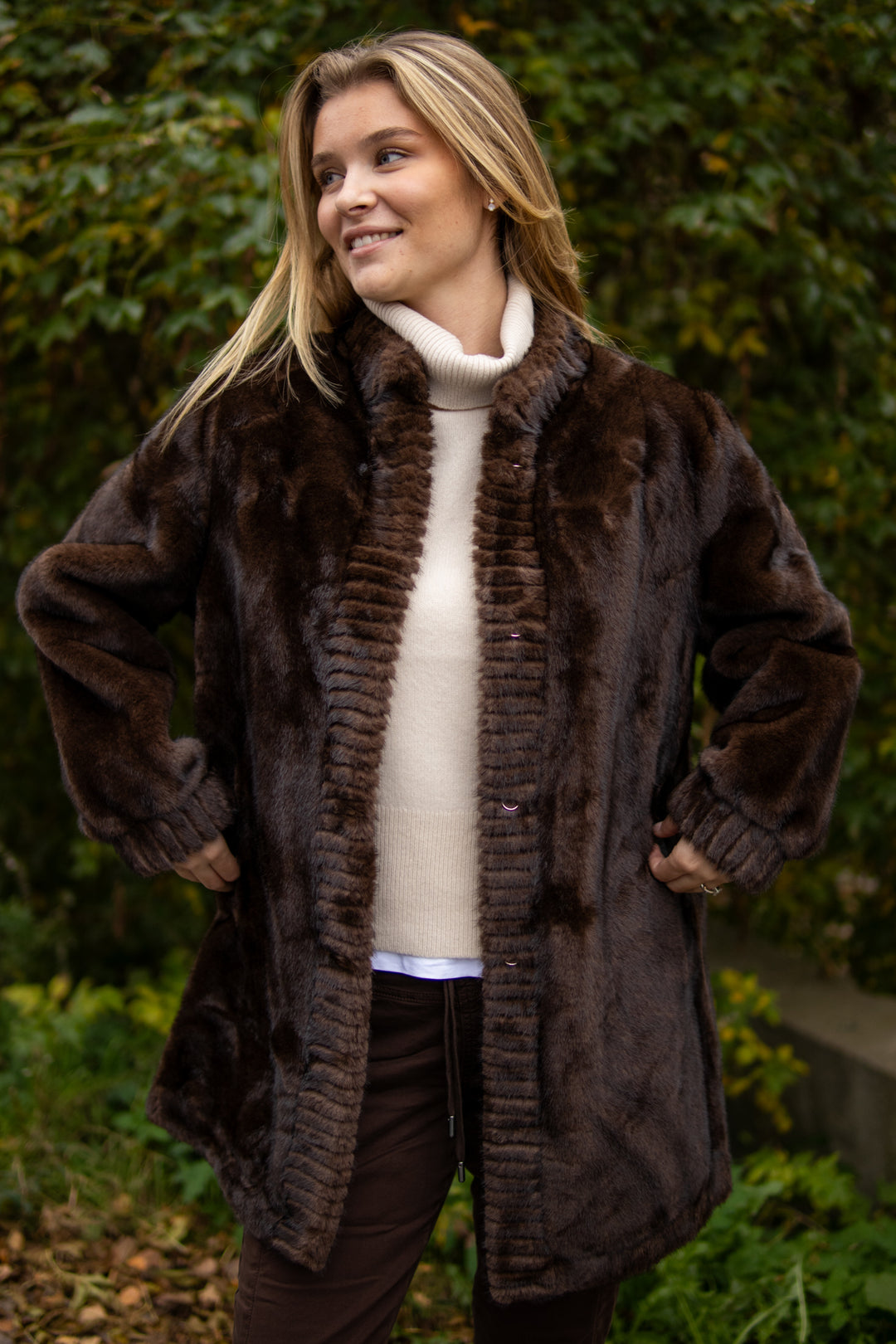 Mythen fuskepelskåpe - Minkbrun - Yttertøy - Helt Dilla AS