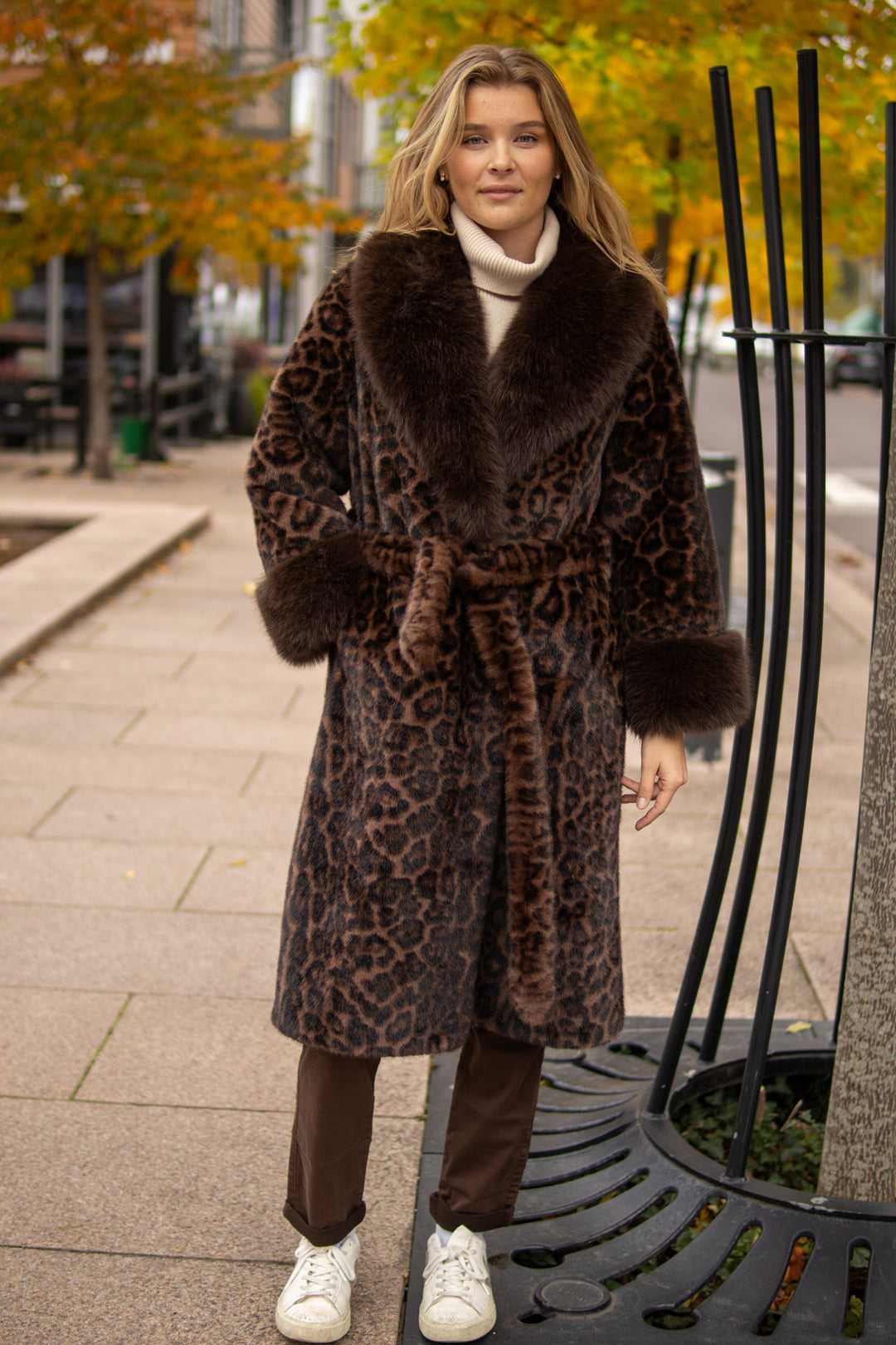 Astrid fuskepelskåpe - Leo - Yttertøy - Helt Dilla AS