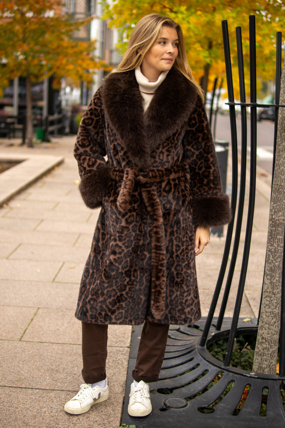 Astrid fuskepelskåpe - Leo - Yttertøy - Helt Dilla AS