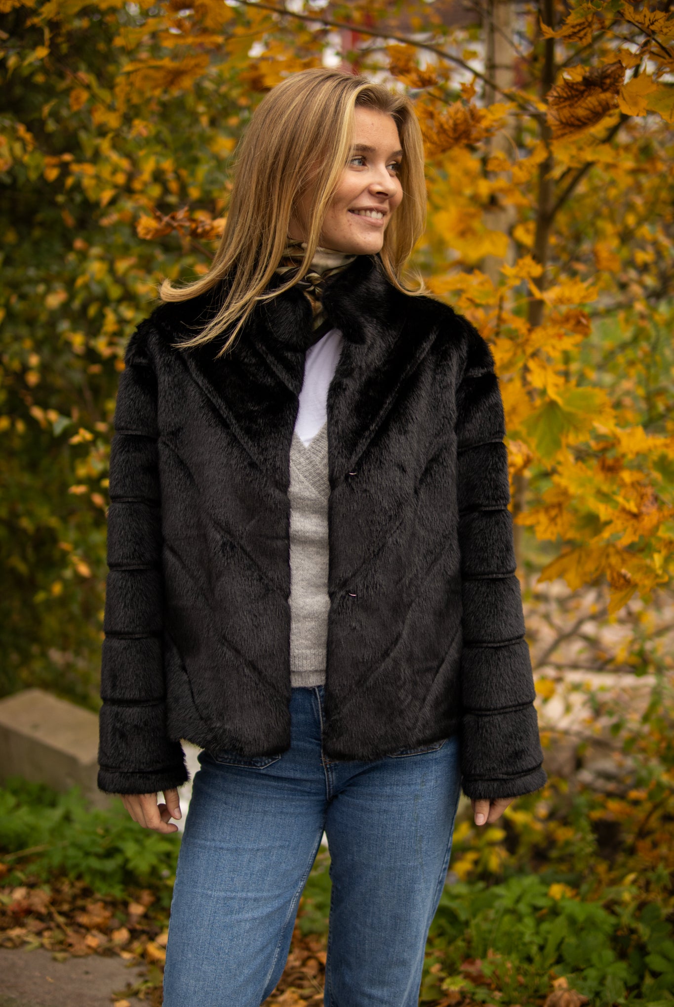 Sonja Fuskepels Jakke - Svart - Yttertøy - Helt Dilla AS