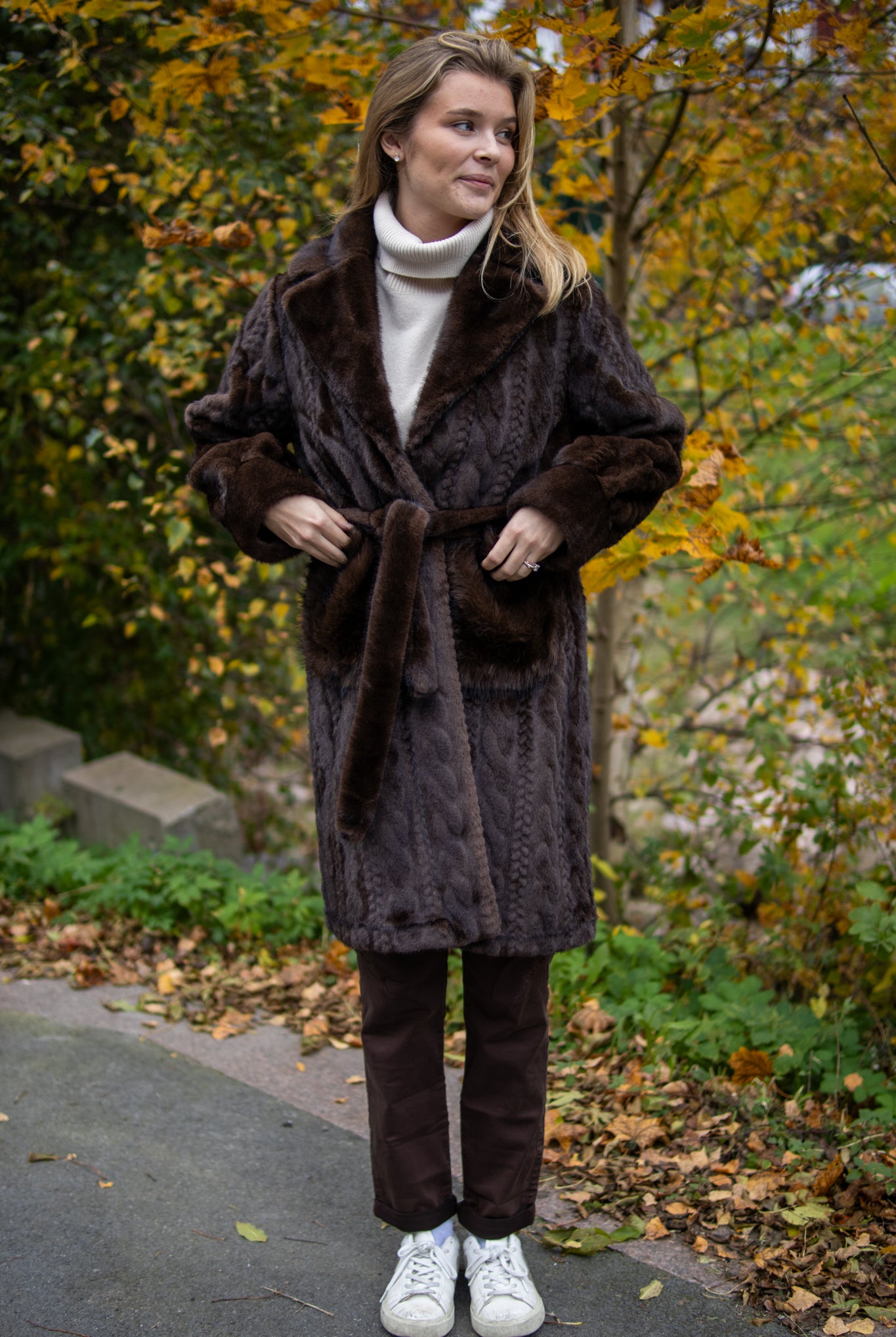 aspen fuskepels - mørk brun - Yttertøy - Helt Dilla AS