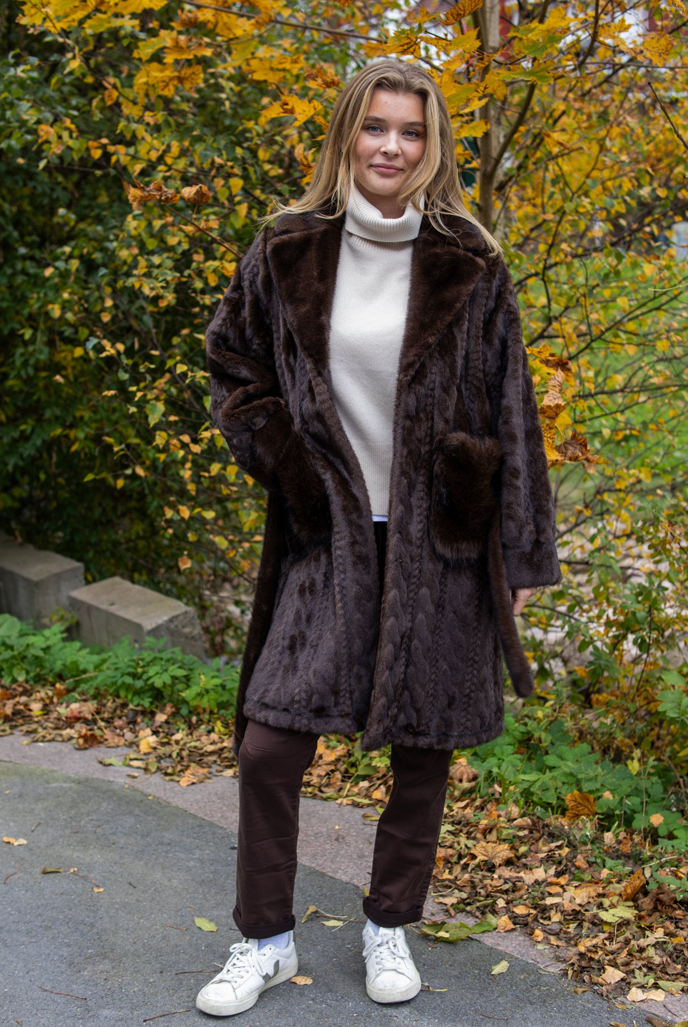 aspen fuskepels - mørk brun - Yttertøy - Helt Dilla AS