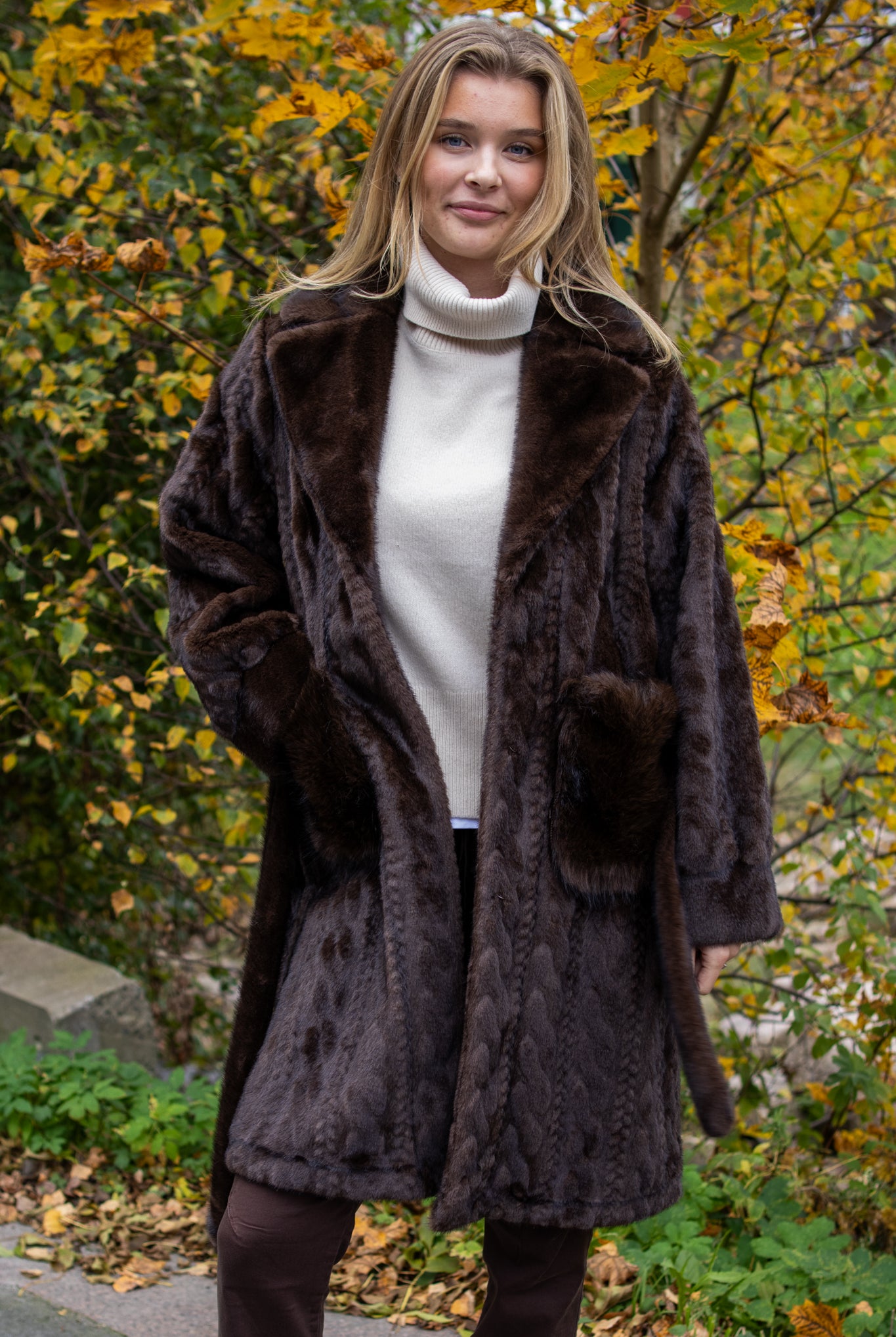 aspen fuskepels - mørk brun - Yttertøy - Helt Dilla AS