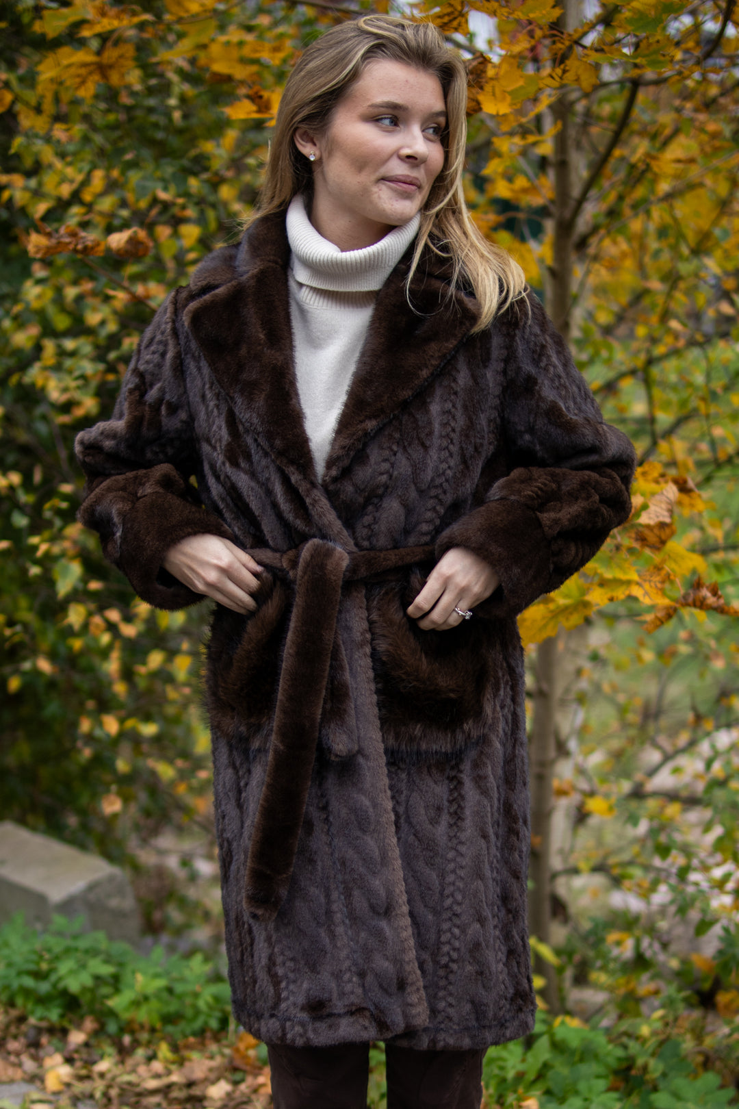 aspen fuskepels - mørk brun - Yttertøy - Helt Dilla AS