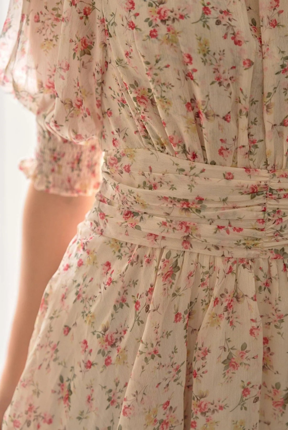 Sable Meadow Printed Dress - Creme - Kjoler - Helt Dilla AS