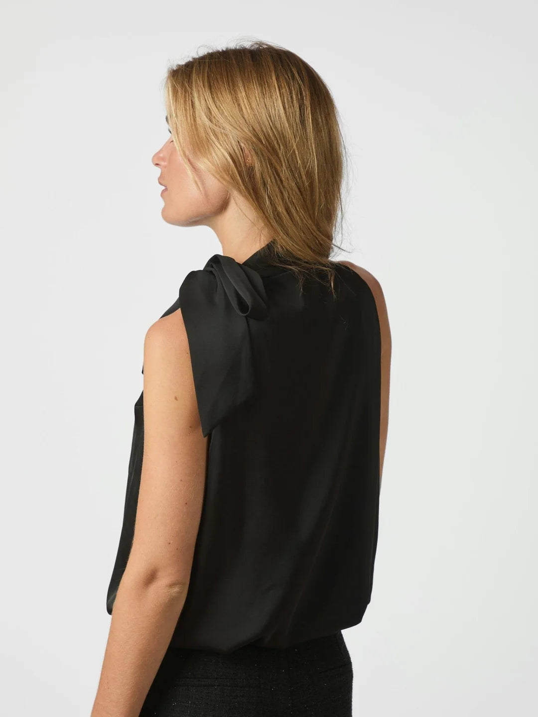 Veda Drapy Satin Top - Bluser - Helt Dilla AS