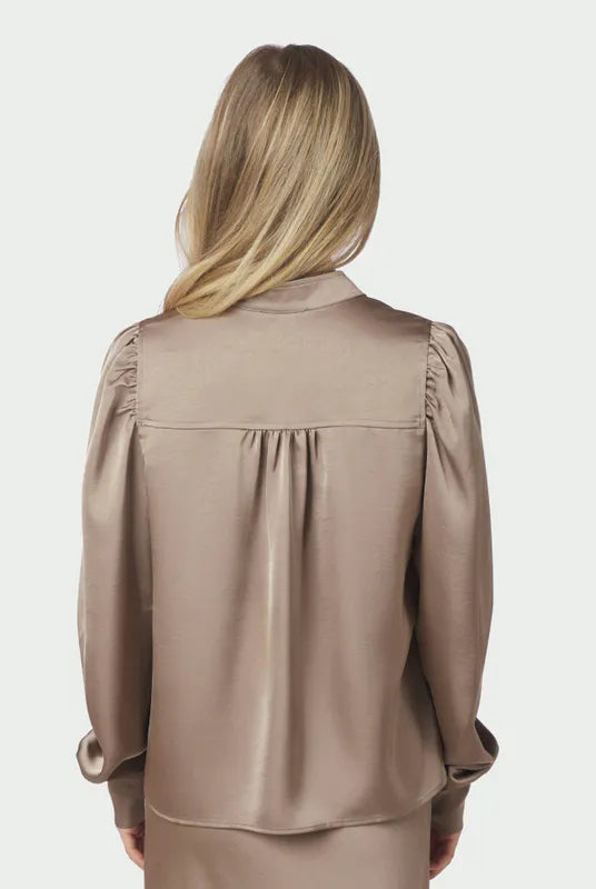 Rosslyn Heavy Sateen Blouse - Dark Taupe - Bluser - Helt Dilla AS