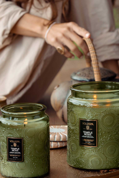 Temple Moss Large Jar Candle 18oz - Tilbehør - Helt Dilla AS