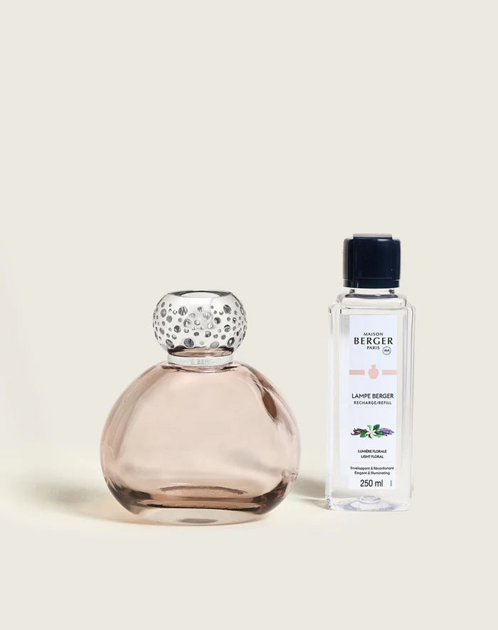 Nude Ophelia Lampe - Gavesett + 250 ml Light Floral - Tilbehør - Helt Dilla AS