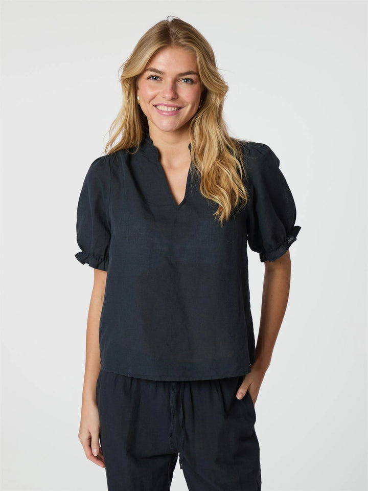 Odesa linen blouse - Navy - Bluser - Helt Dilla AS