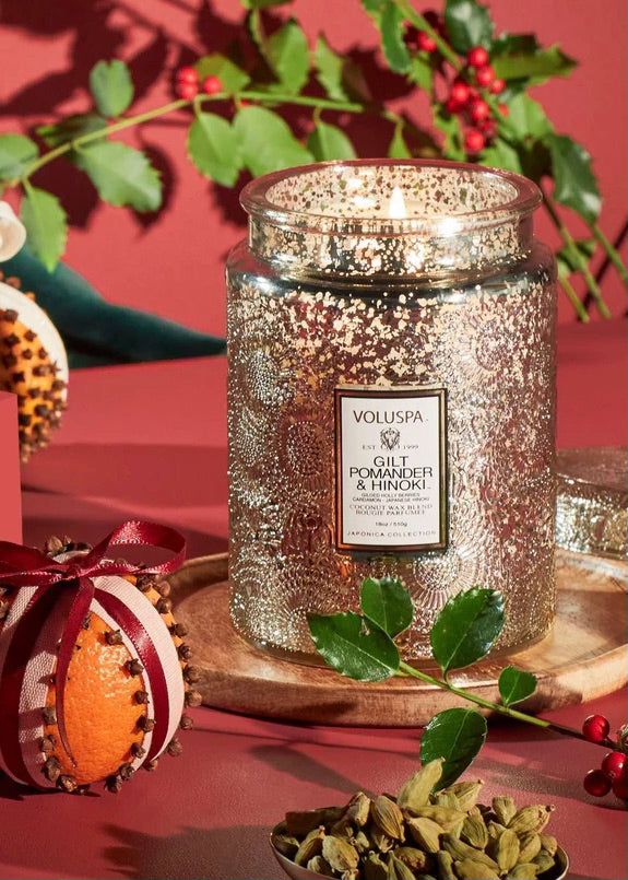 Gilt Pomander & Hinoki - Large Embossed Glass Jar - 100 t - Tilbehør - Helt Dilla AS