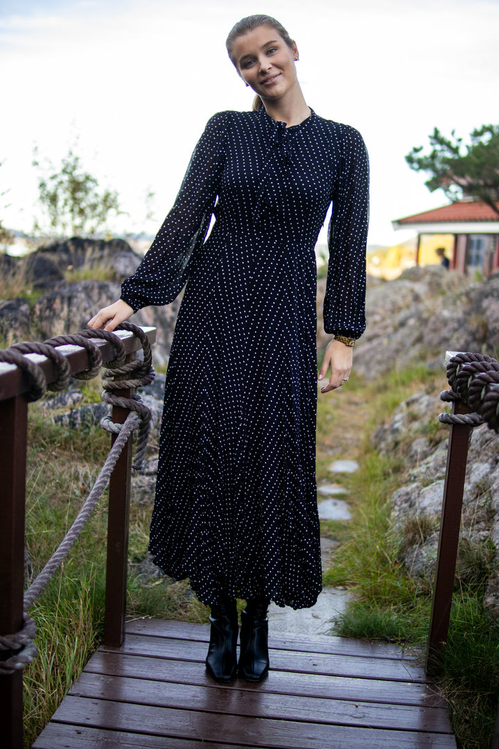 Daniella Dress London - Kjoler - Helt Dilla AS