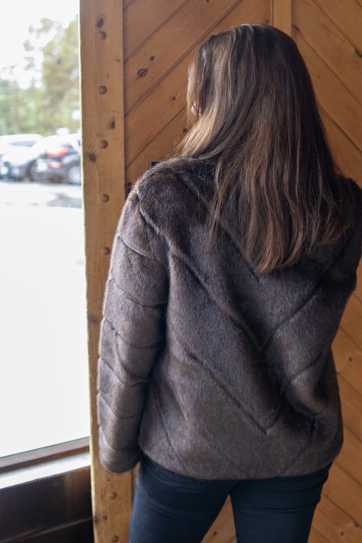 Sonja Fuskepels Jakke - Brun - Yttertøy - Helt Dilla AS