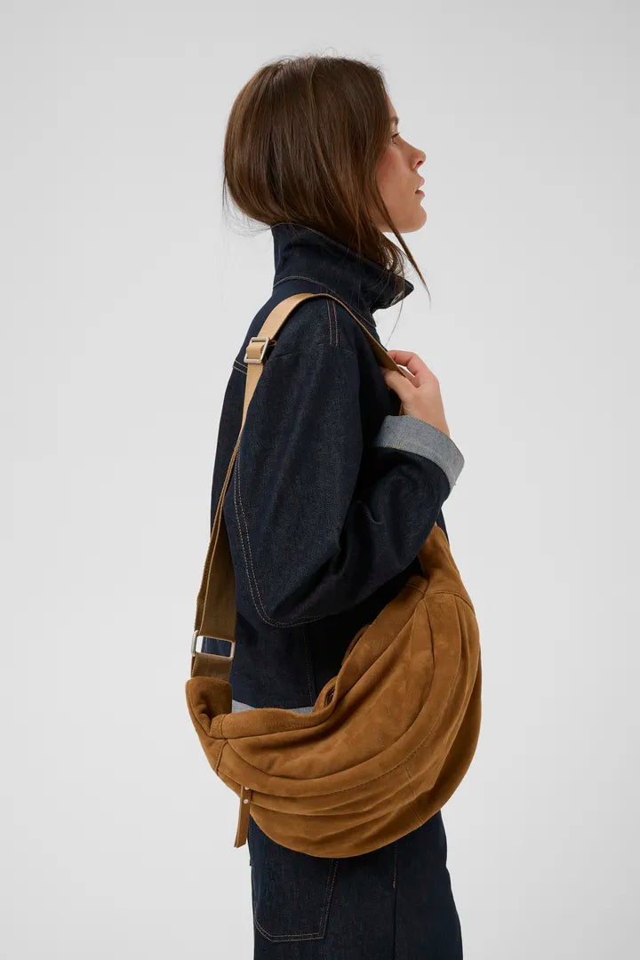 Rasida Suede Bumbag - Tobacco Brown - Tilbehør - Helt Dilla AS