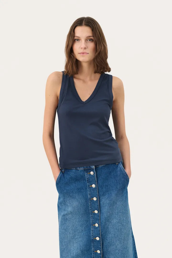 Nikkia Singlet - After Midnight - Singlet - Helt Dilla AS