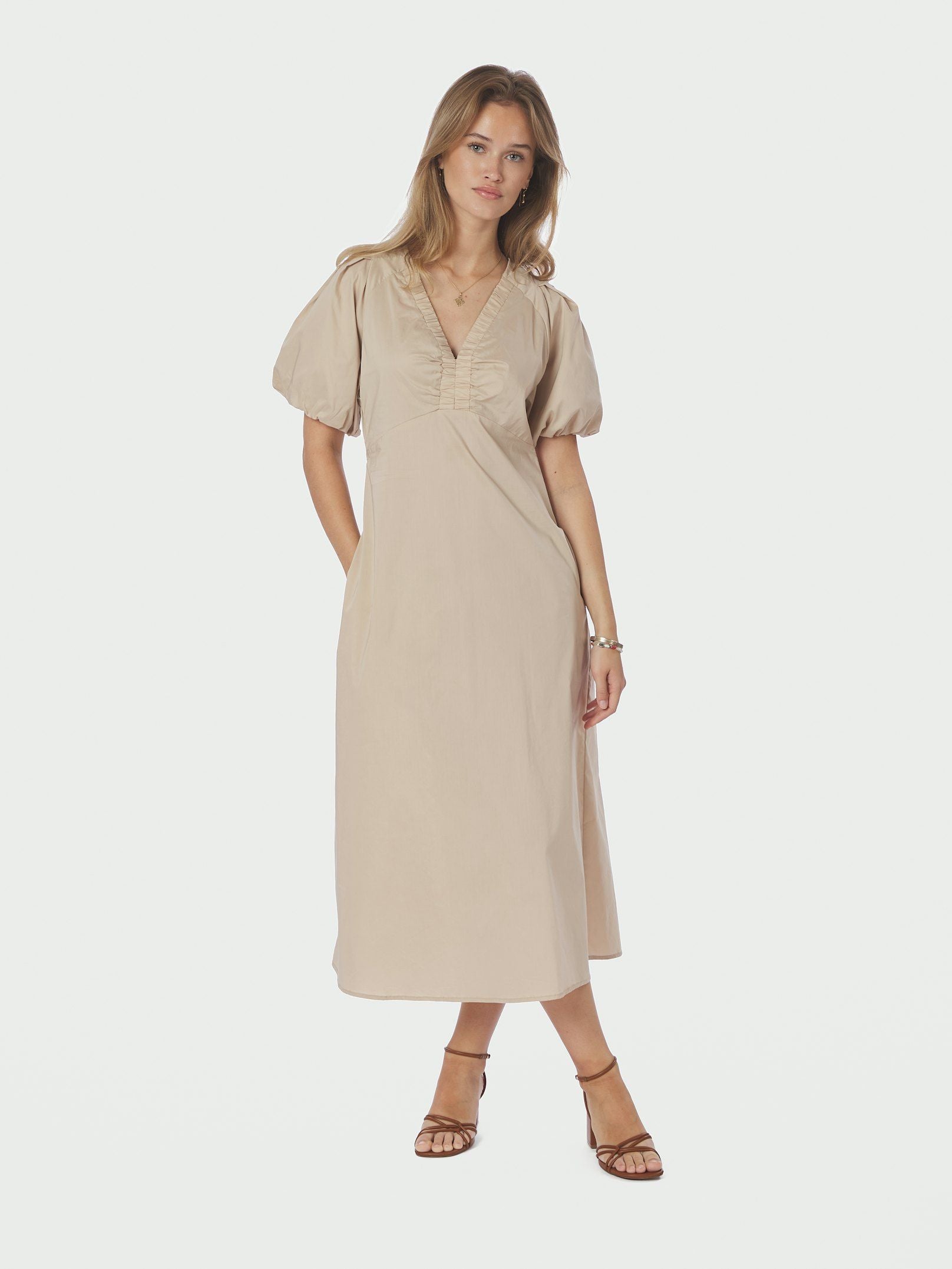 Illana Poplin Dress - Dark Sand - Kjoler - Helt Dilla AS