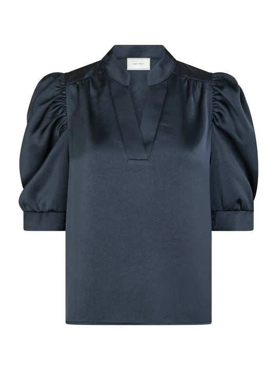 Roella Heavy Sateen Blouse - Midnight Blue - Bluser - Helt Dilla AS