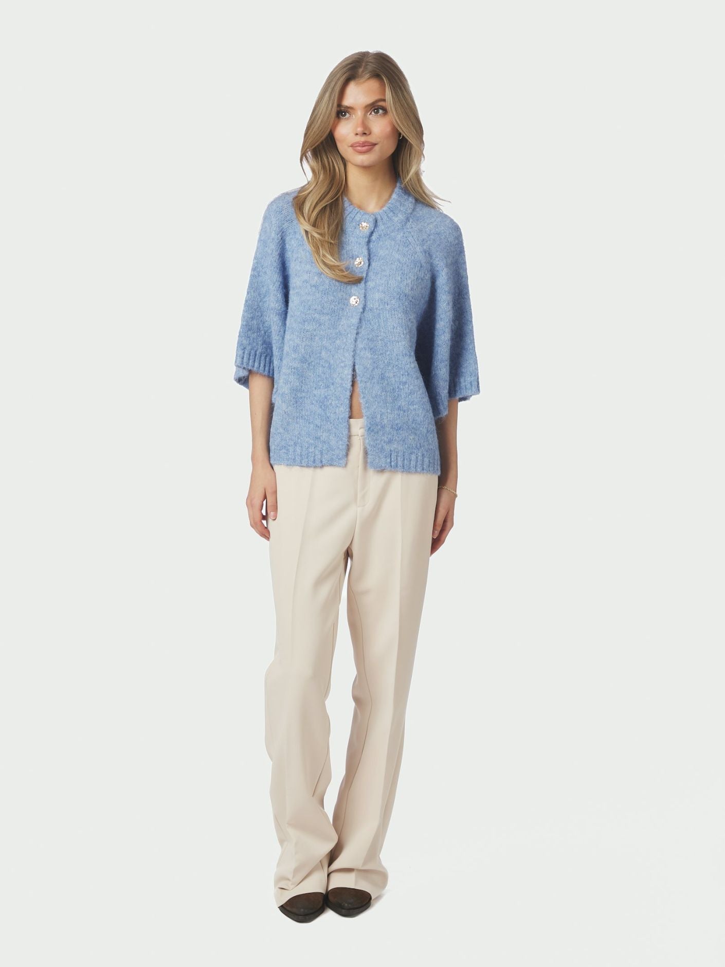 Benuta Fluffy Knit Cardigan - Dusty Blue - Cardigans - Helt Dilla AS