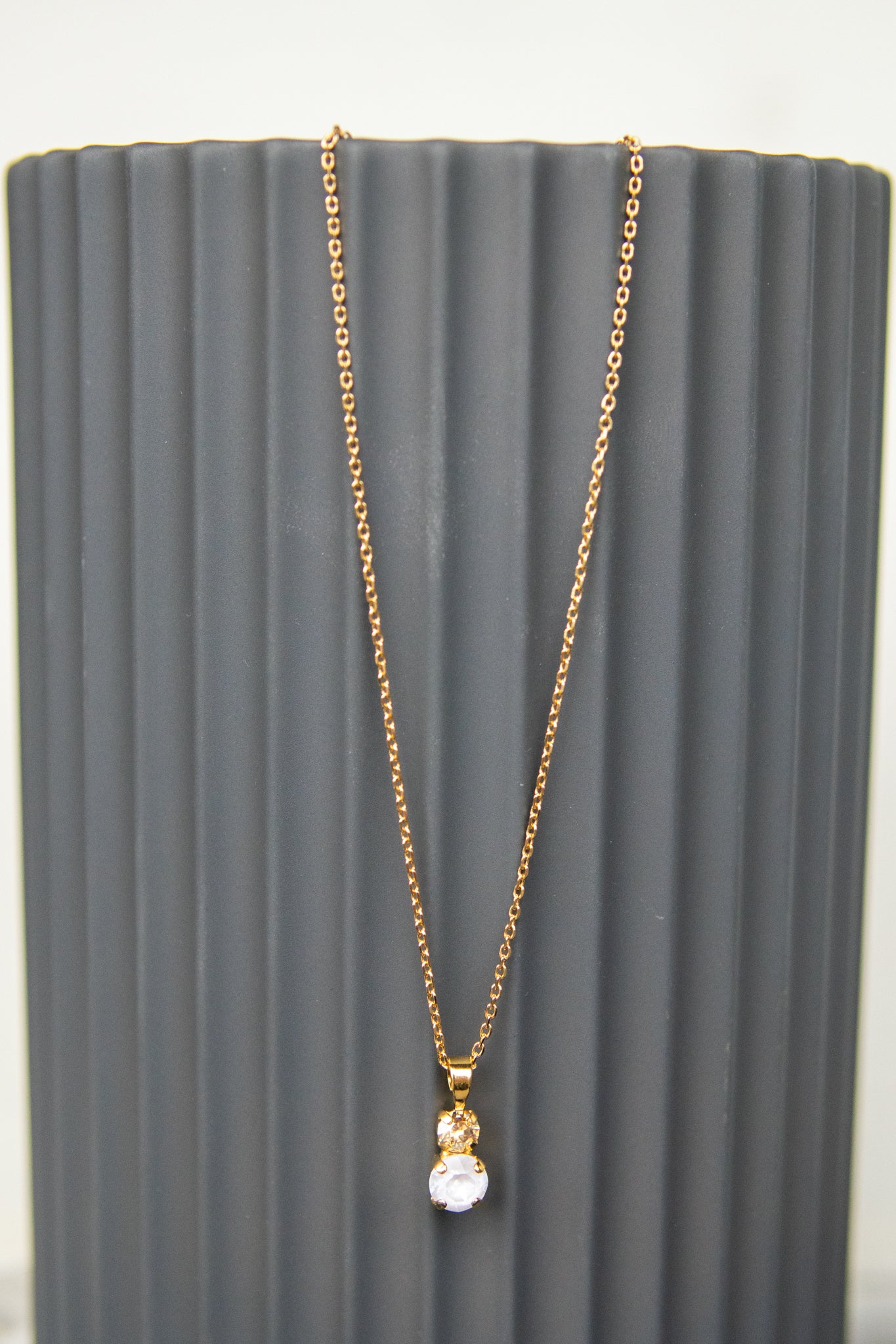Leah Necklace - electric white combo - Tilbehør - Helt Dilla AS
