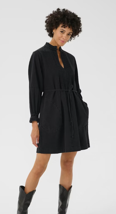 Sarine kjole - Washed black denim - Kjoler - Helt Dilla AS