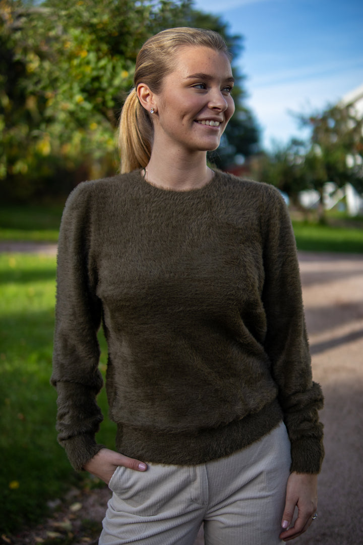 Flyffy Puff Sleeve - Oliven - Genser - Helt Dilla AS