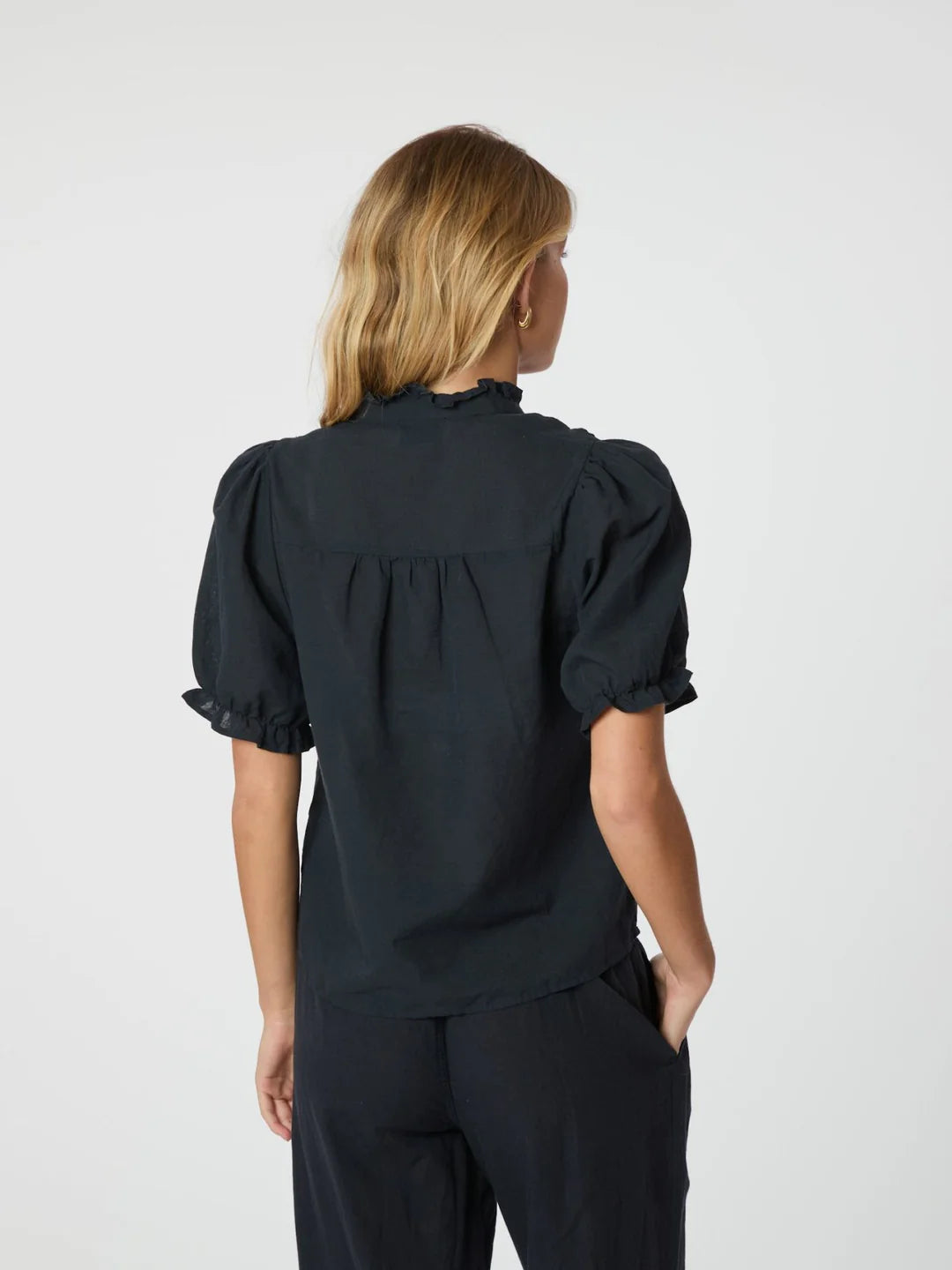 Odesa linen blouse - Navy - Bluser - Helt Dilla AS