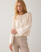 PLEATED TOP WITH SHEEN - Ivory - Bluser - Helt Dilla AS