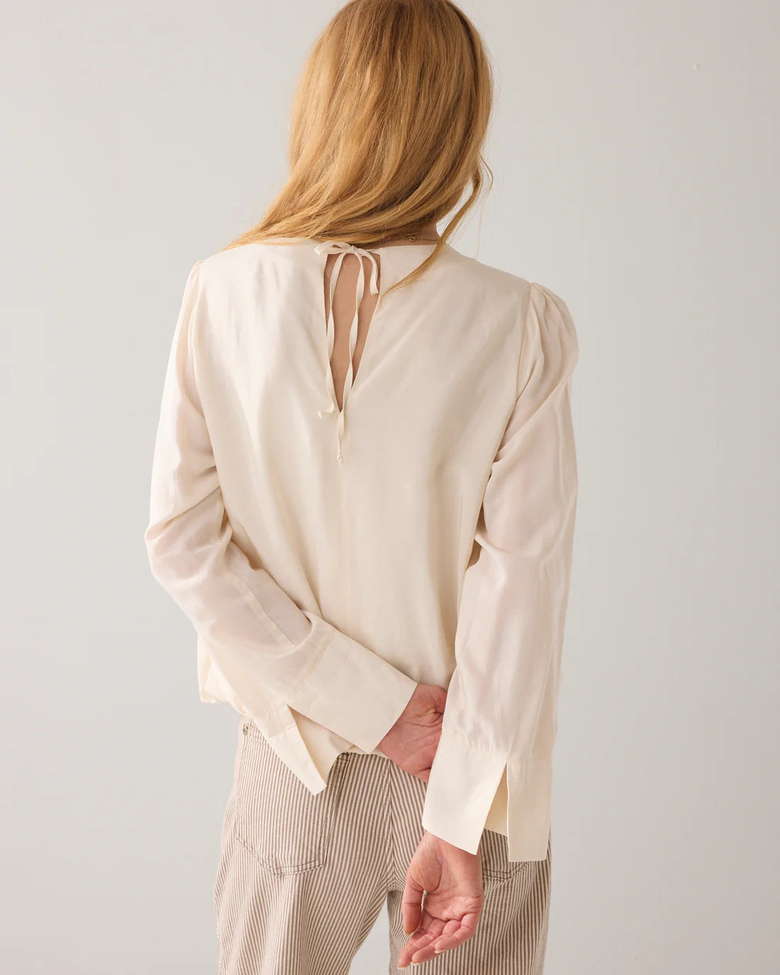 PLEATED TOP WITH SHEEN - Ivory - Bluser - Helt Dilla AS