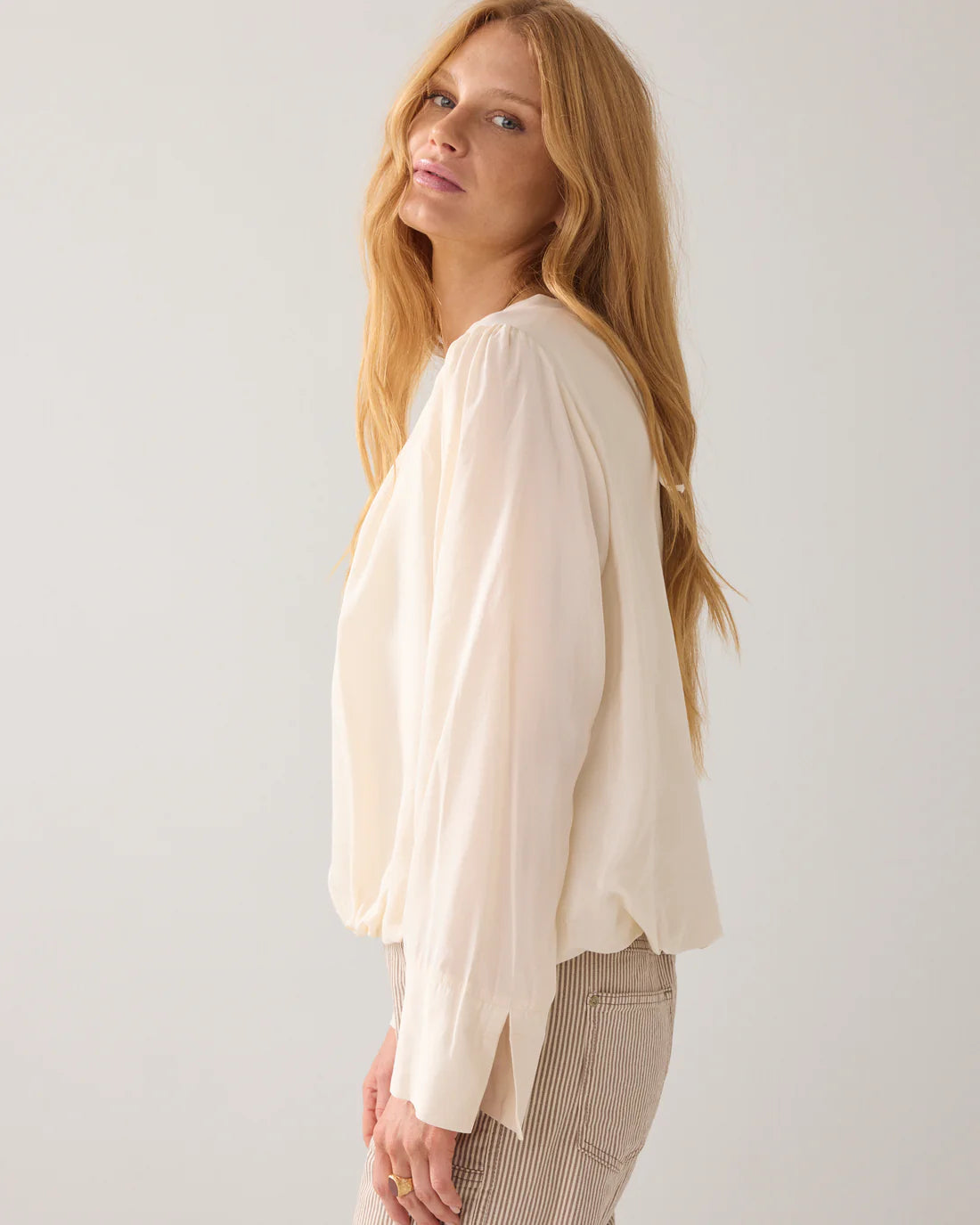 PLEATED TOP WITH SHEEN - Ivory - Bluser - Helt Dilla AS