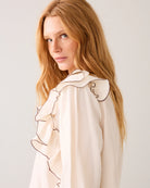 LINEN-BLEND TOP WITH RUFFLES - ivory voffee - Bluser - Helt Dilla AS