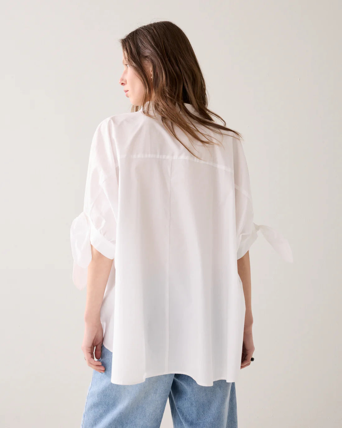 SUPER-WIDE SHIRT BLOUSE - White - Skjorter - Helt Dilla AS