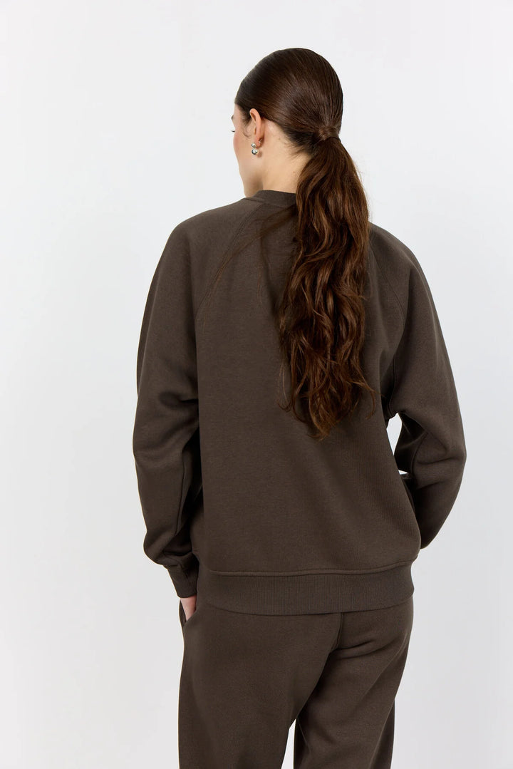 NUKA 11 Sweatshirt - MØRK BRUN - Genser - Helt Dilla AS