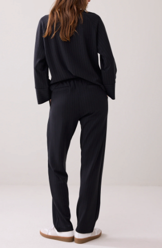 Tapered scuba bukse - Pinstriped black - Bukser - Helt Dilla AS