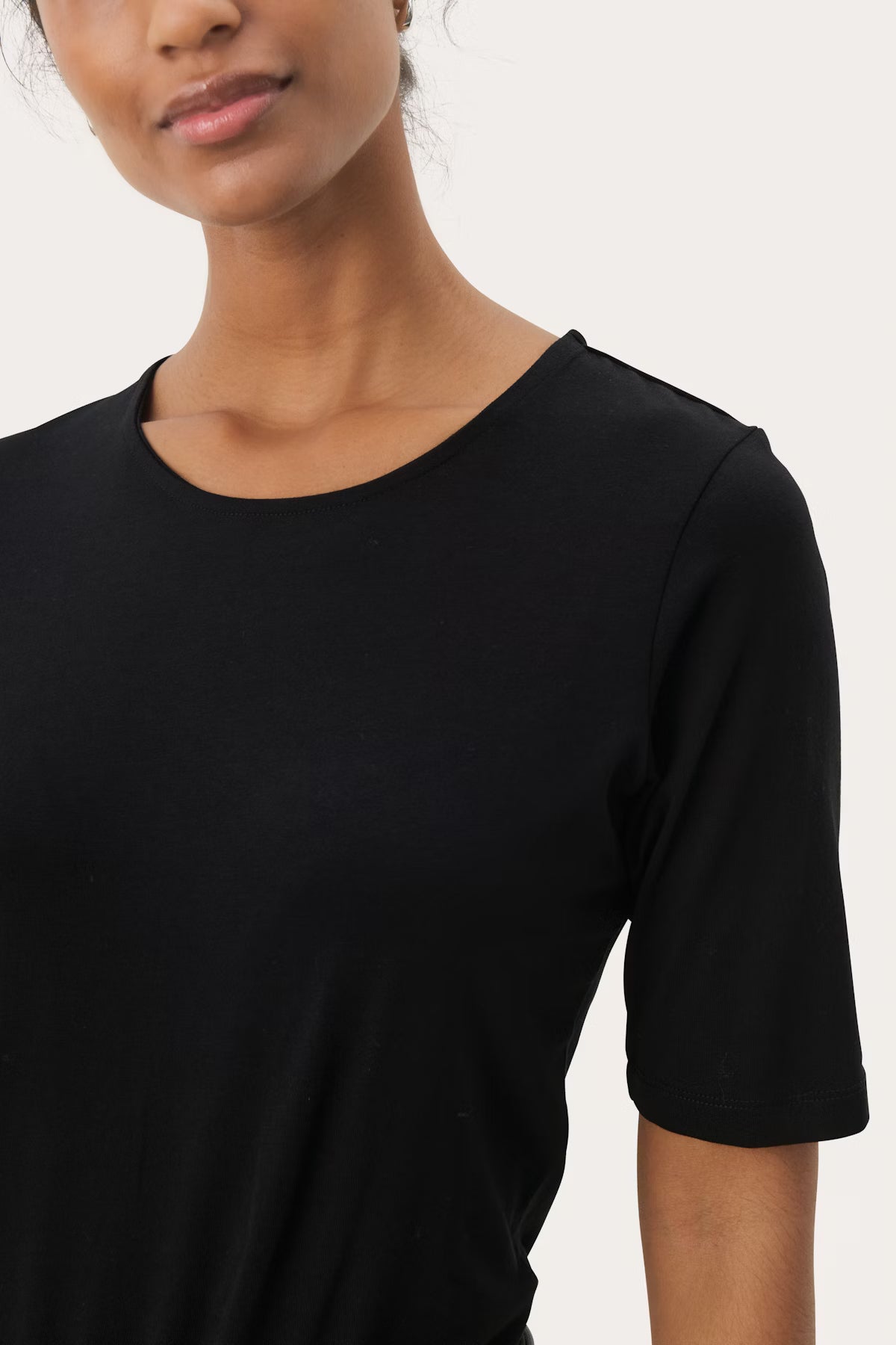 Nemi t-shirt - Black - Singlet, Topper & T-skjorter - Helt Dilla AS