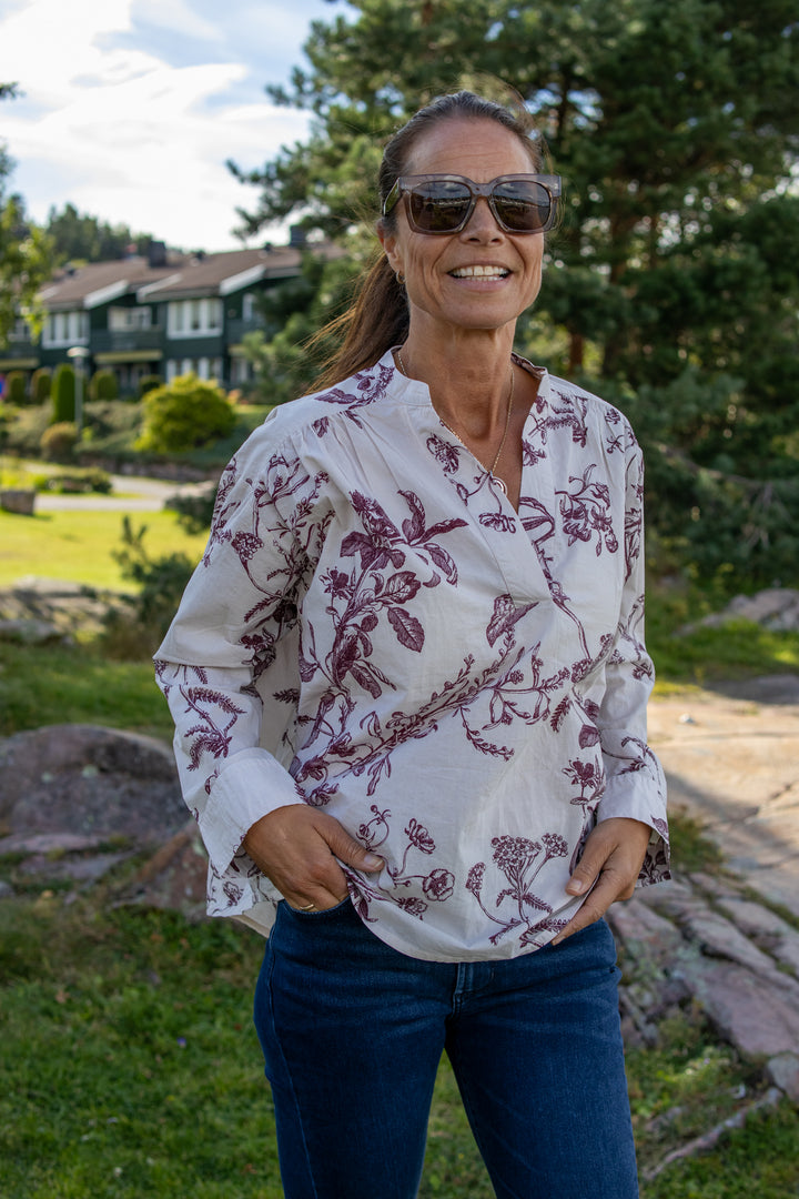 Sille Bluse - Tawny port botanical Prin