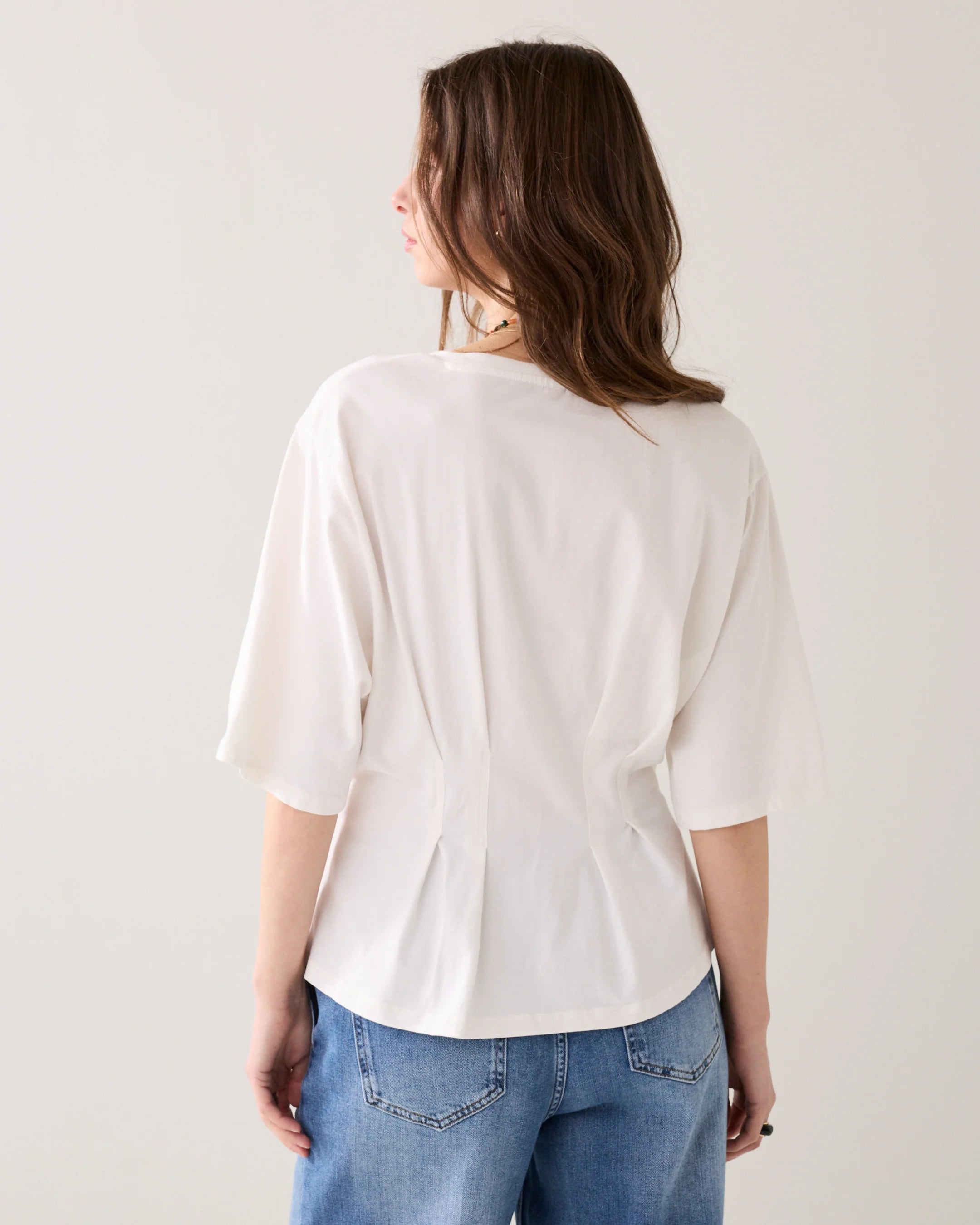 FEMININE JERSEY T-SHIRT - White - T-skjorter - Helt Dilla AS