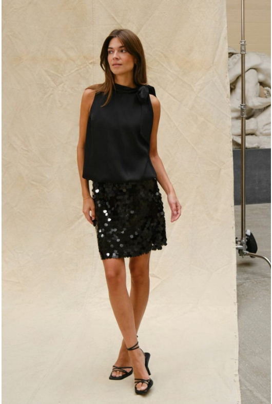 Veda Drapy Satin Top - Bluser - Helt Dilla AS