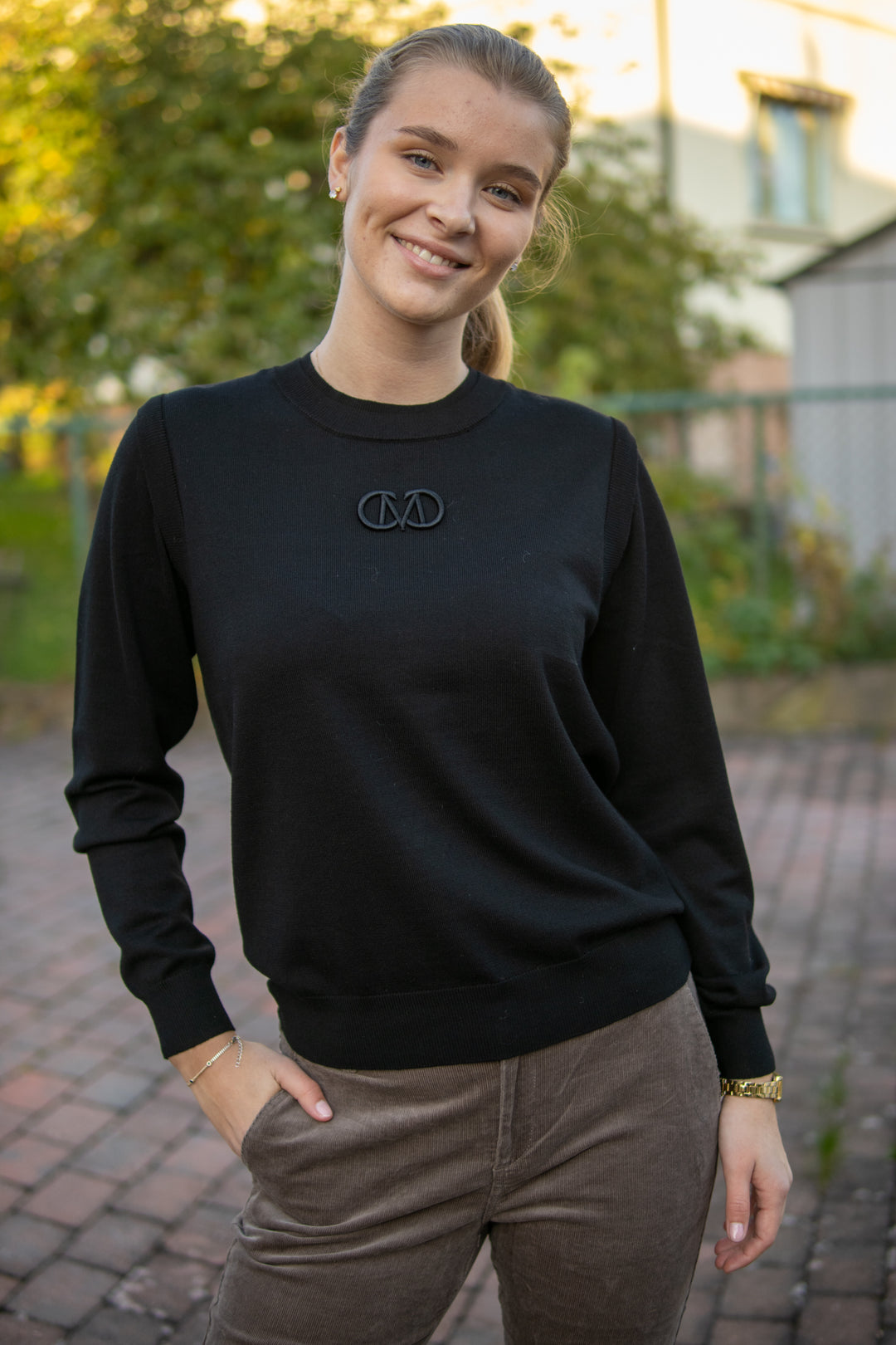 Veran Pullover - Black - Genser - Helt Dilla AS